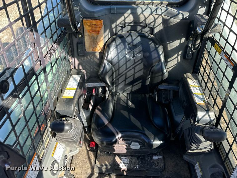 image for item NL9277 2014 Bobcat T770  tracked skid steer loader