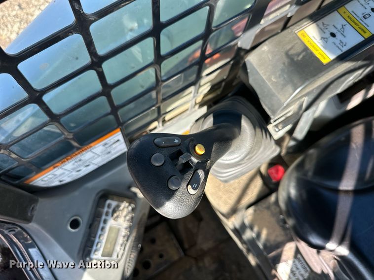 image for item NL9277 2014 Bobcat T770  tracked skid steer loader