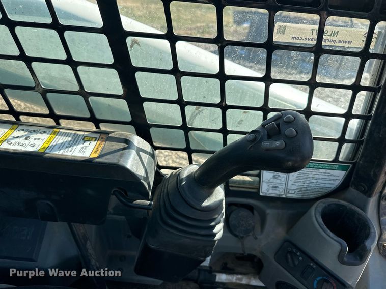 image for item NL9277 2014 Bobcat T770  tracked skid steer loader