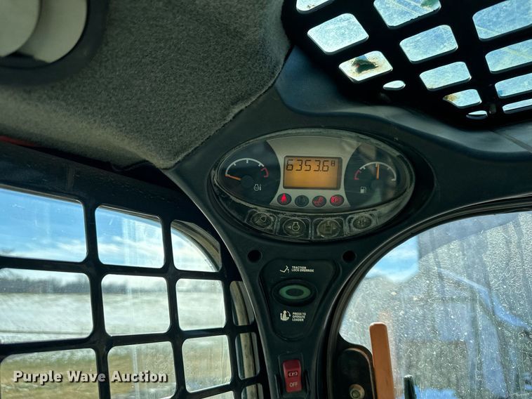 image for item NL9277 2014 Bobcat T770  tracked skid steer loader