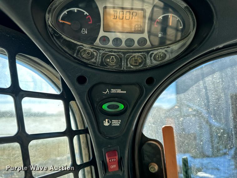 image for item NL9277 2014 Bobcat T770  tracked skid steer loader