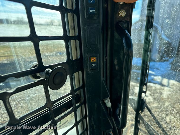 image for item NL9277 2014 Bobcat T770  tracked skid steer loader