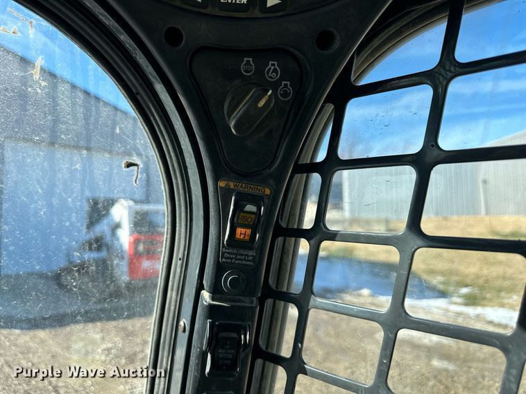 image for item NL9277 2014 Bobcat T770  tracked skid steer loader