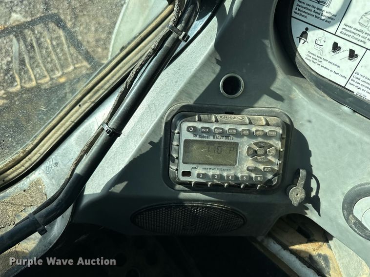 image for item NL9277 2014 Bobcat T770  tracked skid steer loader