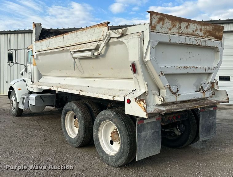 image for item NL9290 2006 Peterbilt 335  dump truck