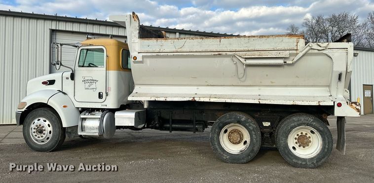 image for item NL9290 2006 Peterbilt 335  dump truck