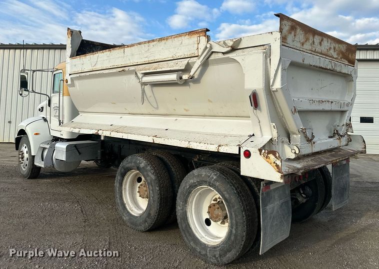 image for item NL9290 2006 Peterbilt 335  dump truck