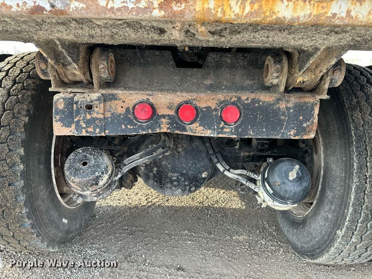 image for item NL9290 2006 Peterbilt 335  dump truck