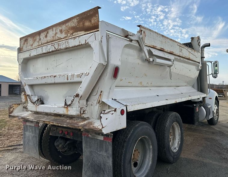 image for item NL9290 2006 Peterbilt 335  dump truck
