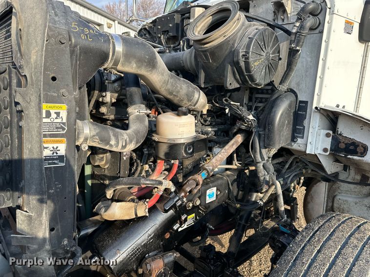 image for item NL9290 2006 Peterbilt 335  dump truck