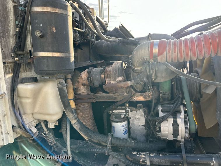 image for item NL9290 2006 Peterbilt 335  dump truck