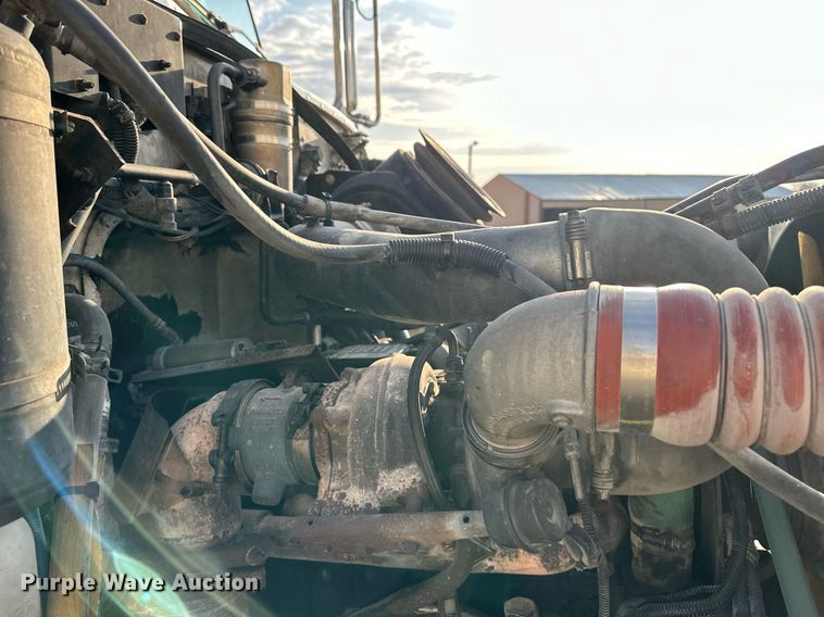 image for item NL9290 2006 Peterbilt 335  dump truck