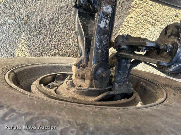 image for item NL9290 2006 Peterbilt 335  dump truck