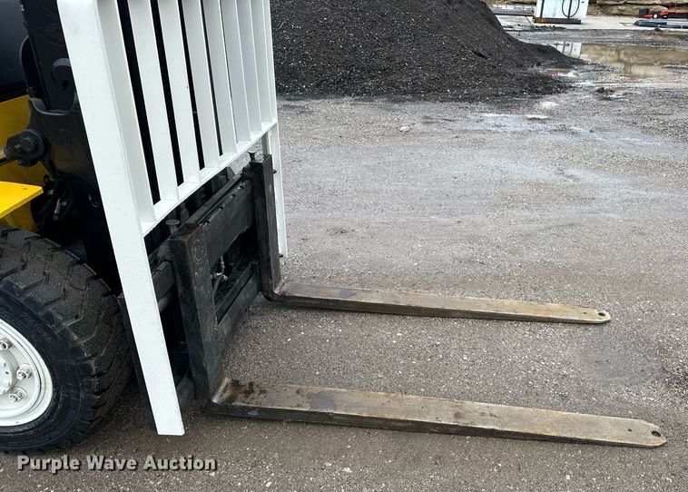 image for item NL9297 2013 Yale GDP080VXNKGE094  forklift