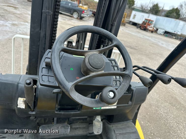 image for item NL9297 2013 Yale GDP080VXNKGE094  forklift