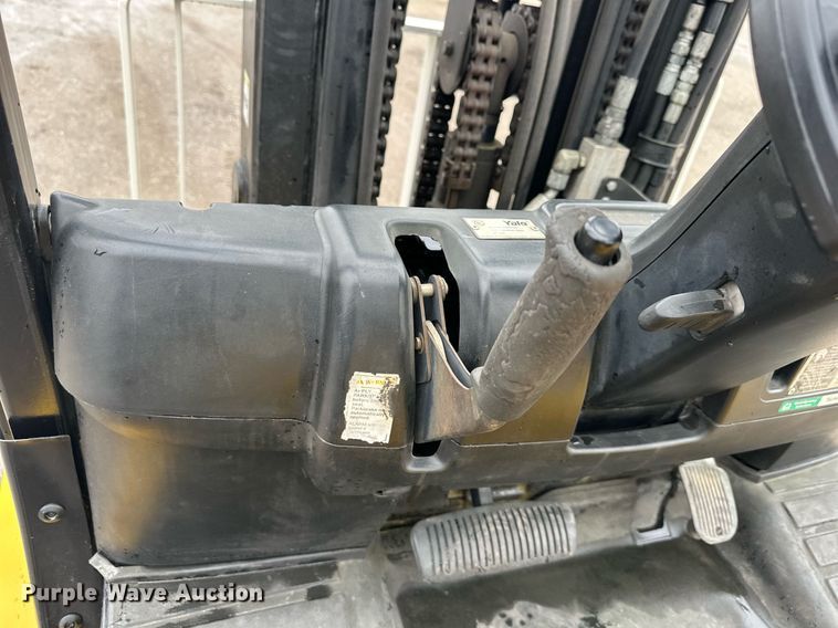 image for item NL9297 2013 Yale GDP080VXNKGE094  forklift