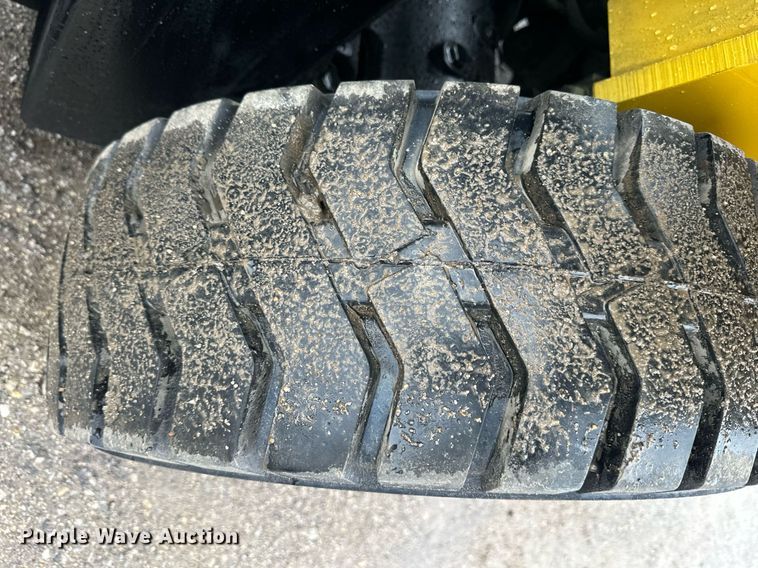 image for item NL9297 2013 Yale GDP080VXNKGE094  forklift