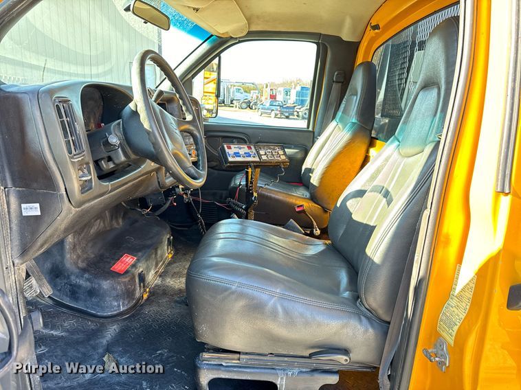 image for item NM9070 2008 Chevrolet C4500  dump truck