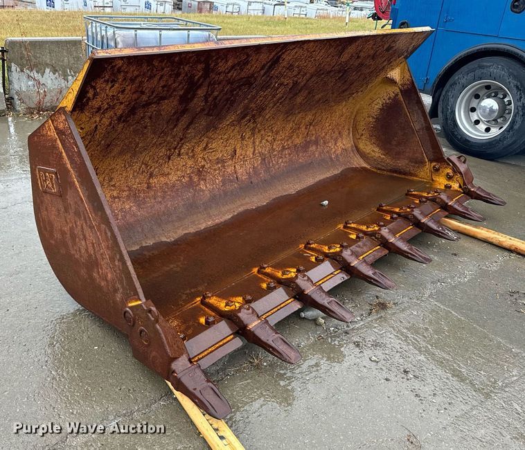 image for item NM9073 Caterpillar  122" W bucket
