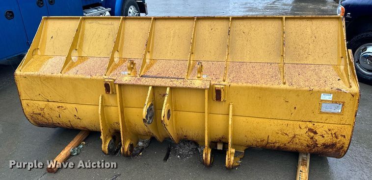 image for item NM9073 Caterpillar  122" W bucket