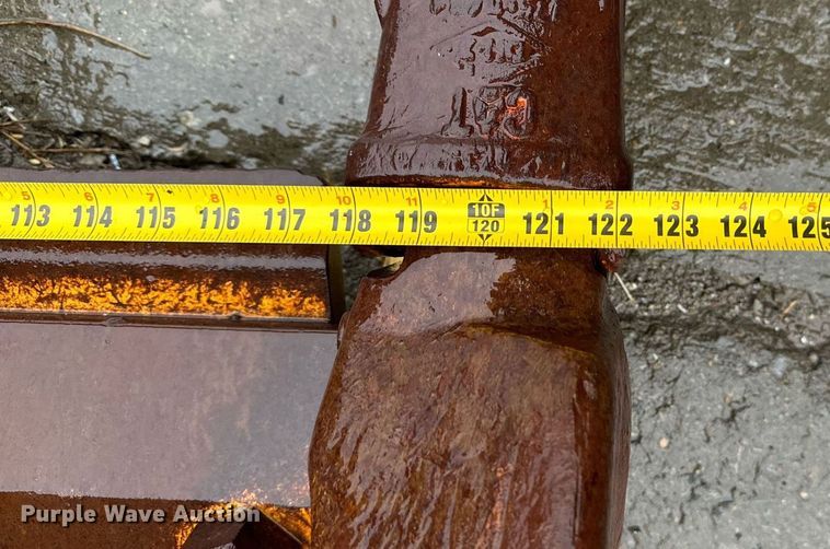 image for item NM9073 Caterpillar  122" W bucket