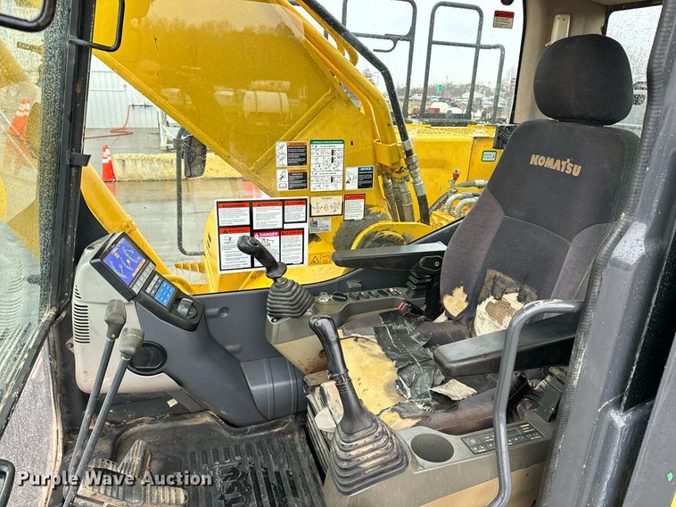 image for item NM9075 2014 Komatsu PC360LC-10  excavator