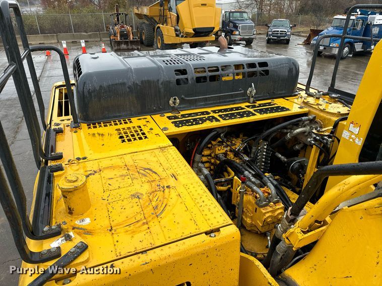 image for item NM9075 2014 Komatsu PC360LC-10  excavator