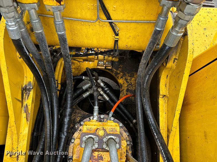 image for item NM9075 2014 Komatsu PC360LC-10  excavator