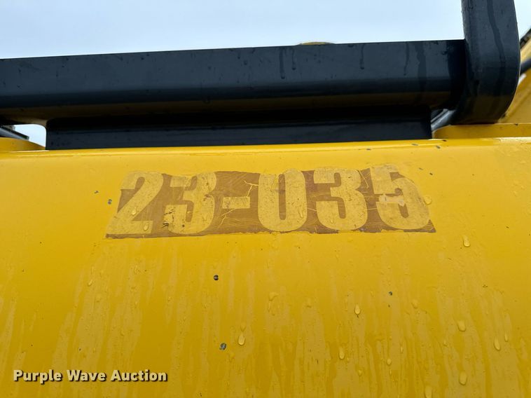 image for item NM9075 2014 Komatsu PC360LC-10  excavator