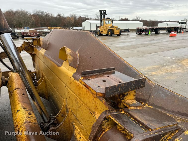 image for item NM9077 2012 Caterpillar D8T  dozer