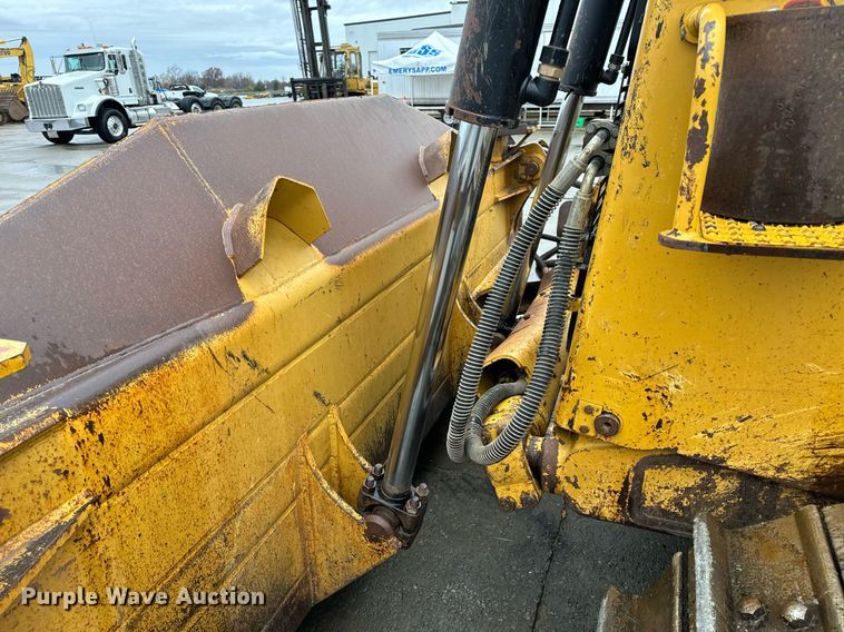 image for item NM9077 2012 Caterpillar D8T  dozer