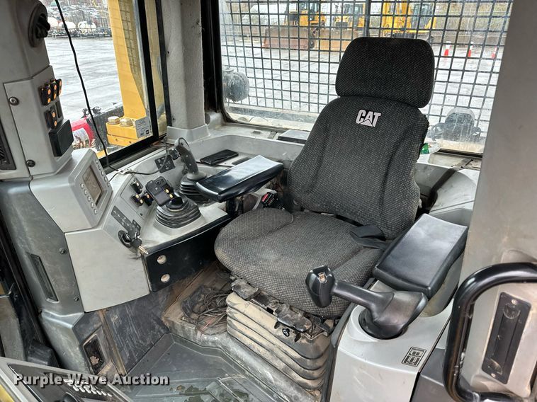 image for item NM9077 2012 Caterpillar D8T  dozer