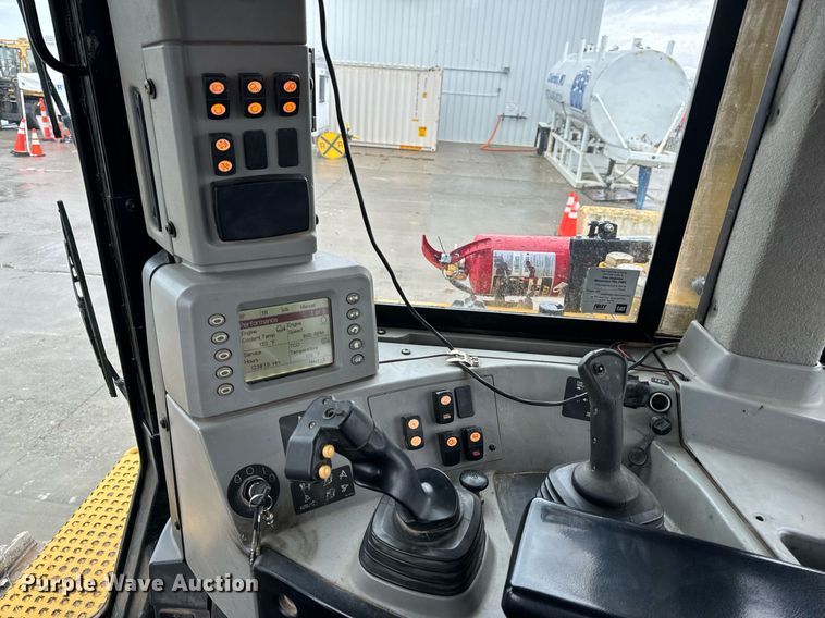 image for item NM9077 2012 Caterpillar D8T  dozer