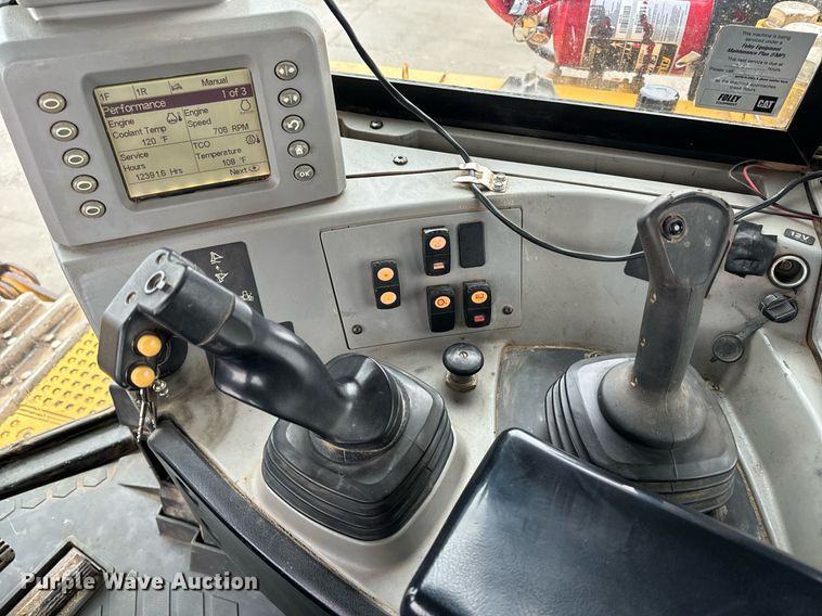 image for item NM9077 2012 Caterpillar D8T  dozer