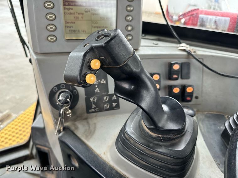 image for item NM9077 2012 Caterpillar D8T  dozer