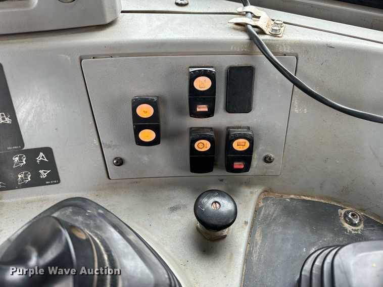 image for item NM9077 2012 Caterpillar D8T  dozer