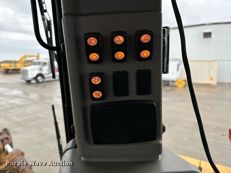 image for item NM9077 2012 Caterpillar D8T  dozer