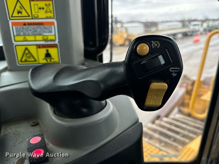 image for item NM9077 2012 Caterpillar D8T  dozer