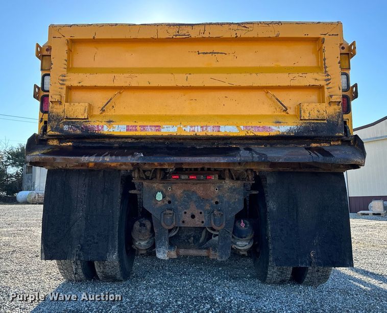 image for item NM9089 2011 International 7400 SFA  dump truck