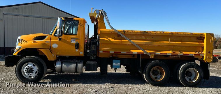 image for item NM9089 2011 International 7400 SFA  dump truck