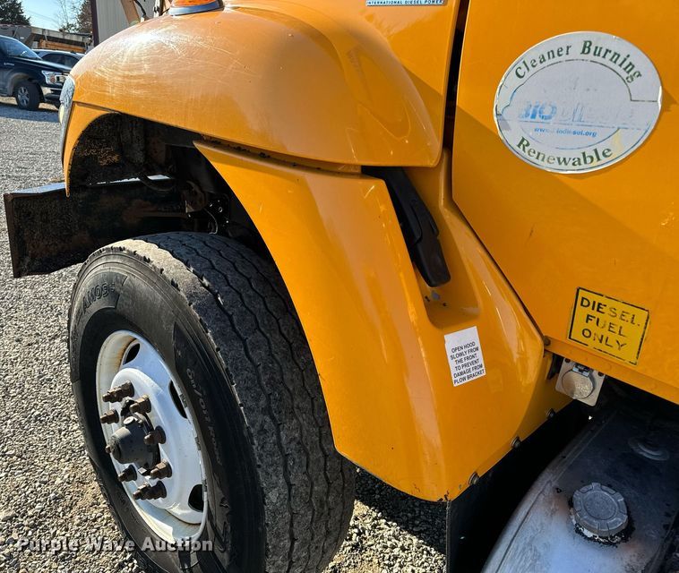 image for item NM9089 2011 International 7400 SFA  dump truck