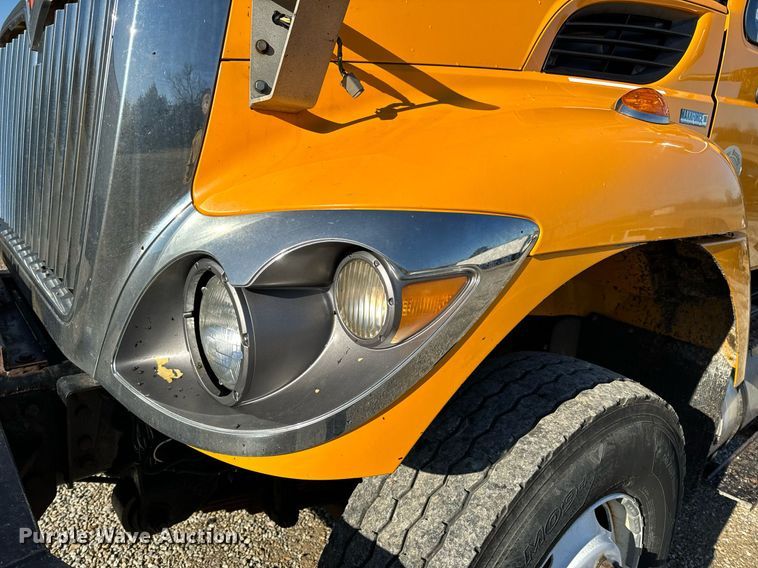 image for item NM9089 2011 International 7400 SFA  dump truck