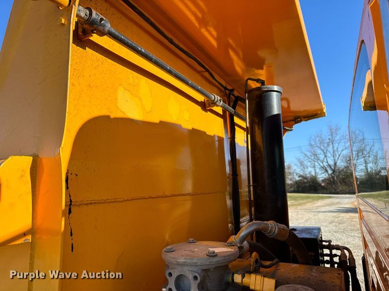 image for item NM9089 2011 International 7400 SFA  dump truck