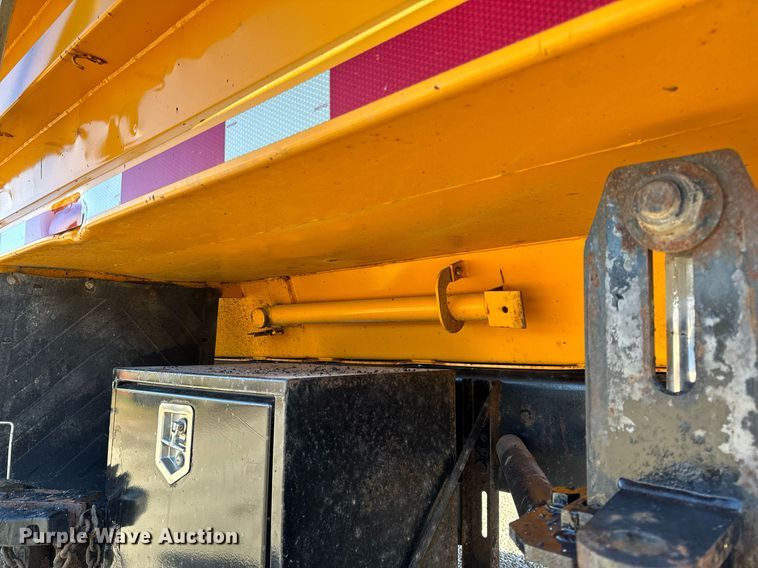 image for item NM9089 2011 International 7400 SFA  dump truck