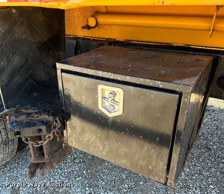 image for item NM9089 2011 International 7400 SFA  dump truck