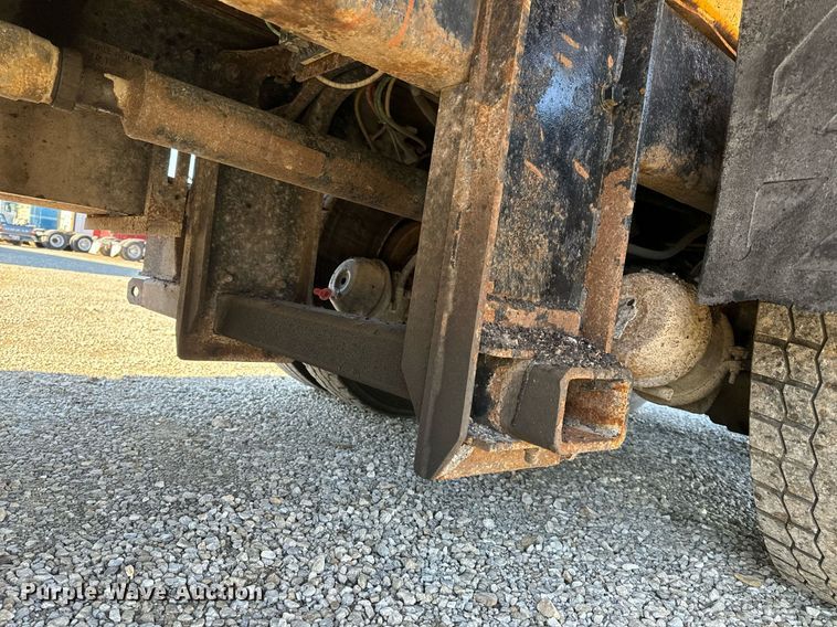 image for item NM9089 2011 International 7400 SFA  dump truck