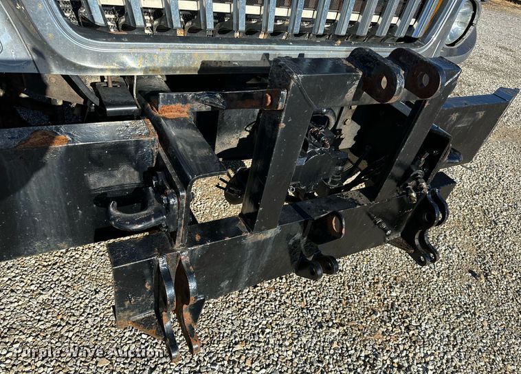 image for item NM9089 2011 International 7400 SFA  dump truck