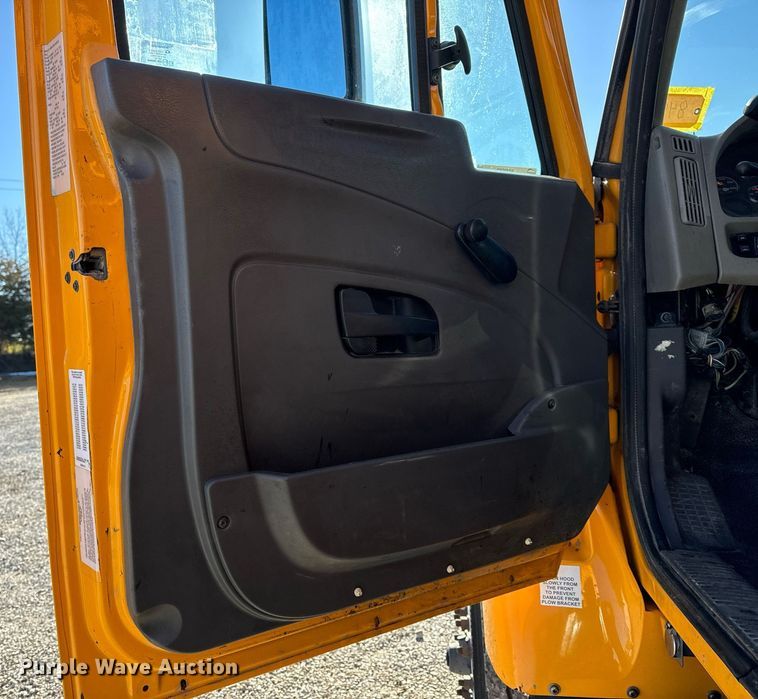 image for item NM9089 2011 International 7400 SFA  dump truck