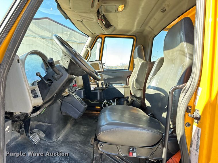 image for item NM9089 2011 International 7400 SFA  dump truck