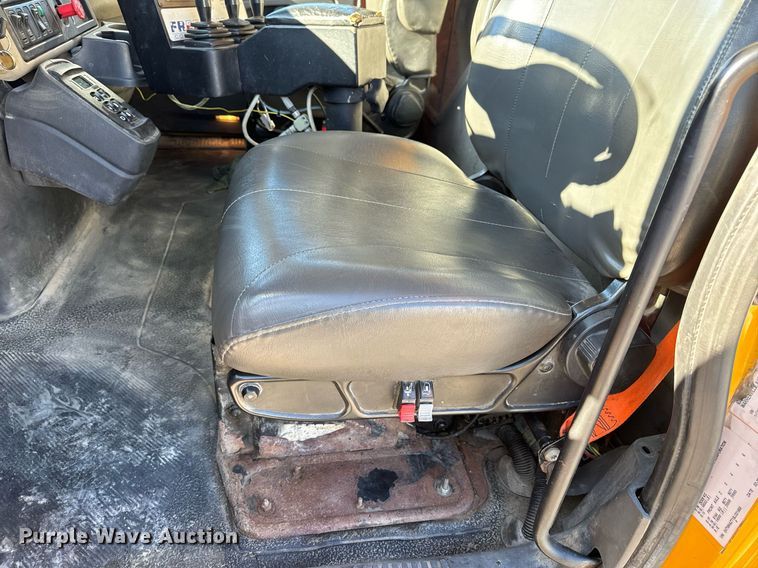 image for item NM9089 2011 International 7400 SFA  dump truck